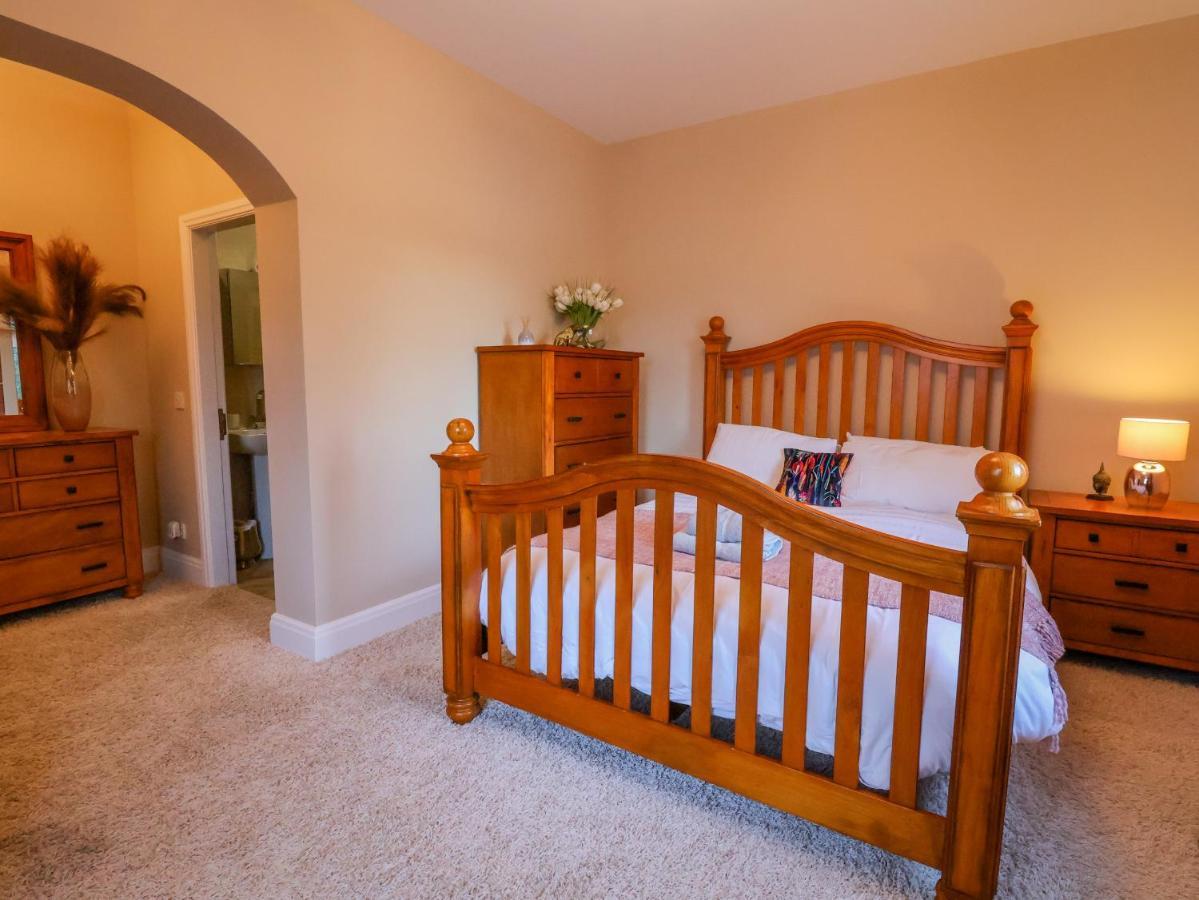 Solway Villa Chester Bagian luar foto