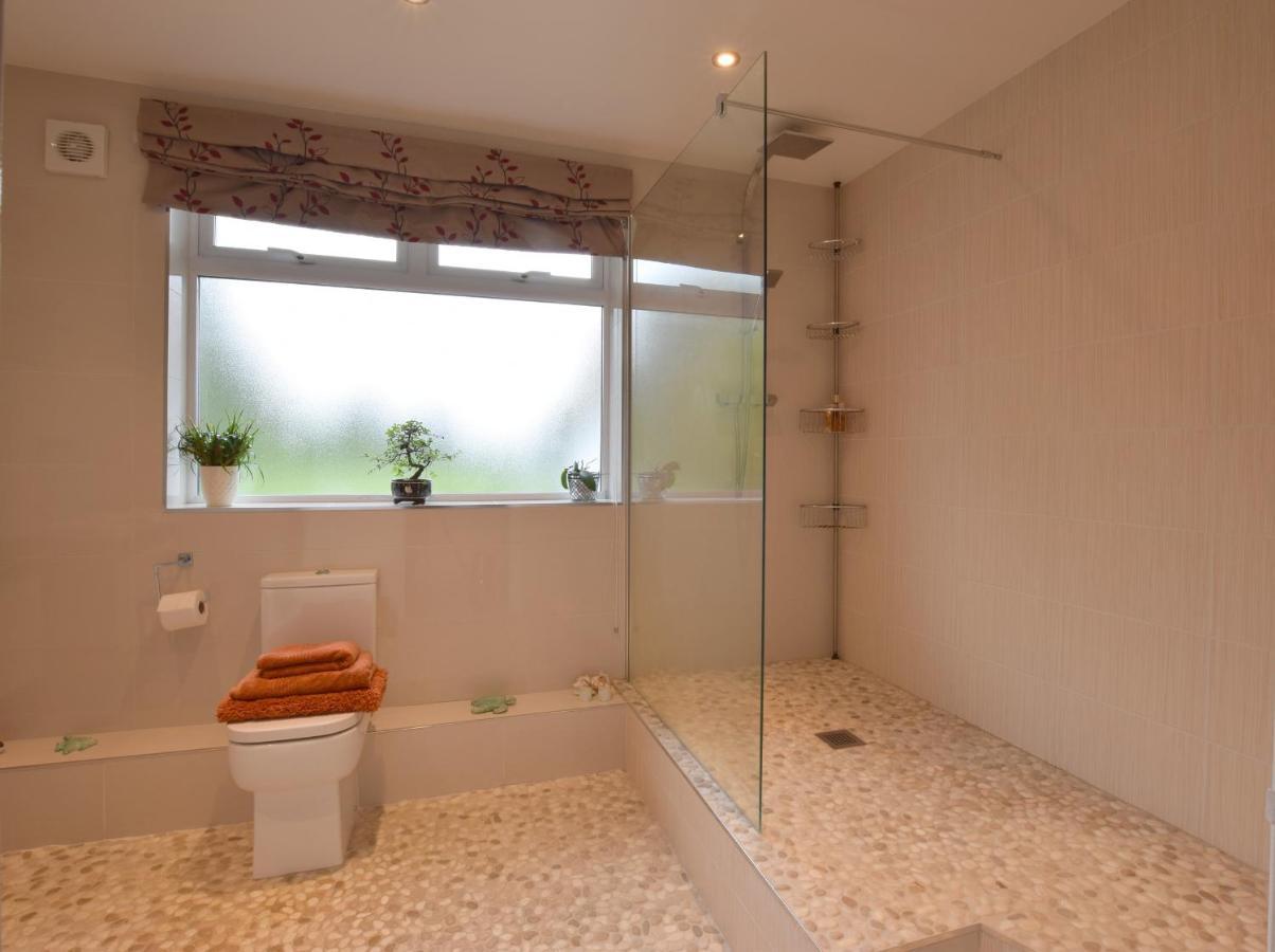 Solway Villa Chester Bagian luar foto