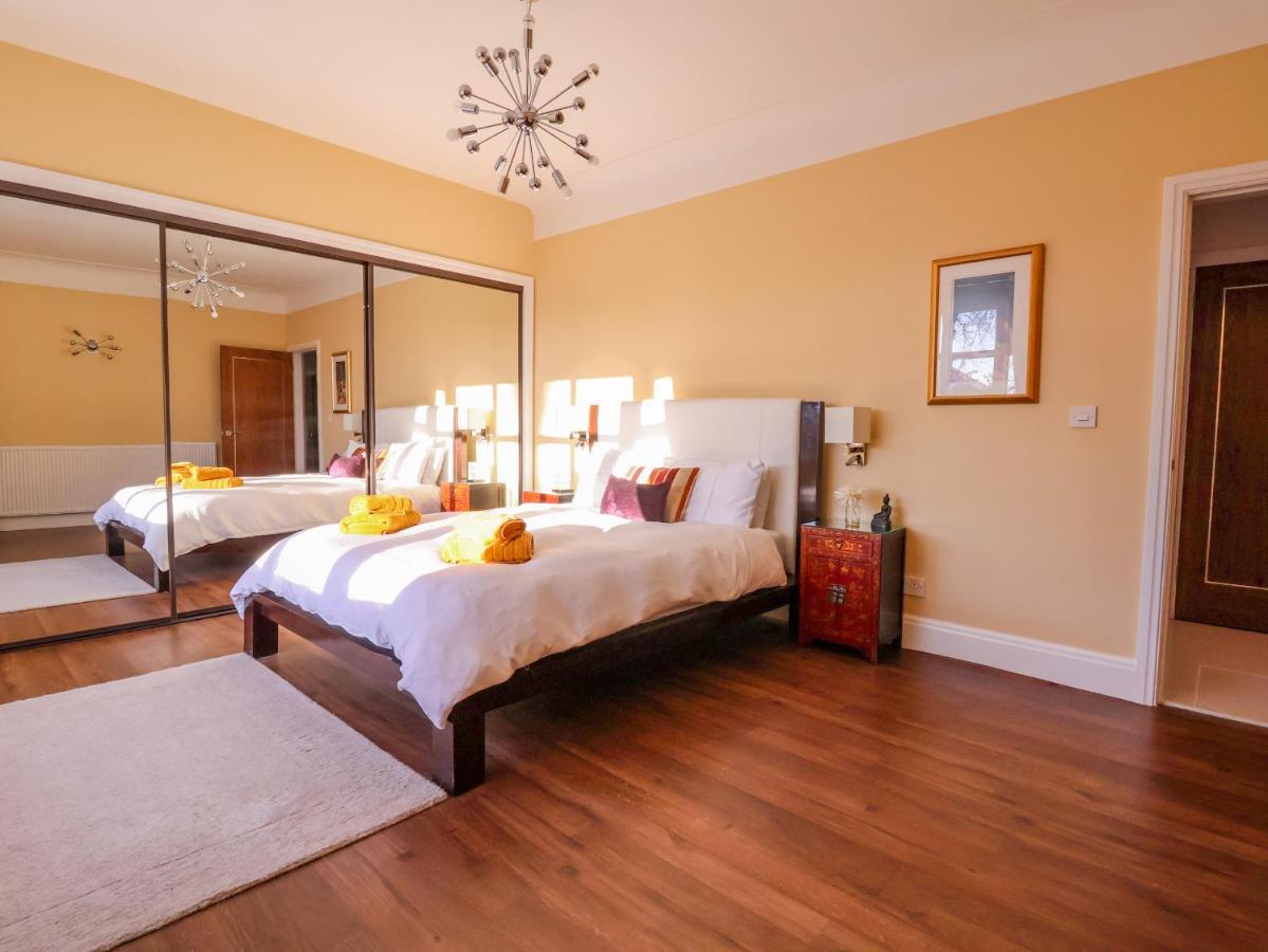 Solway Villa Chester Bagian luar foto