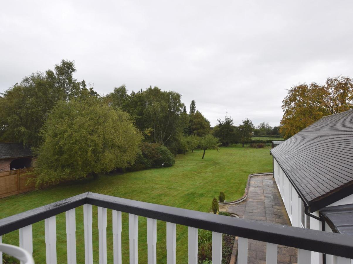 Solway Villa Chester Bagian luar foto