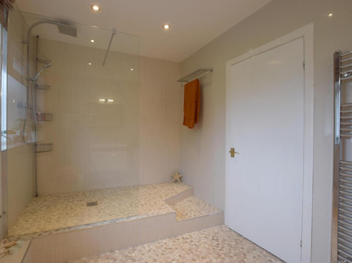 Solway Villa Chester Bagian luar foto