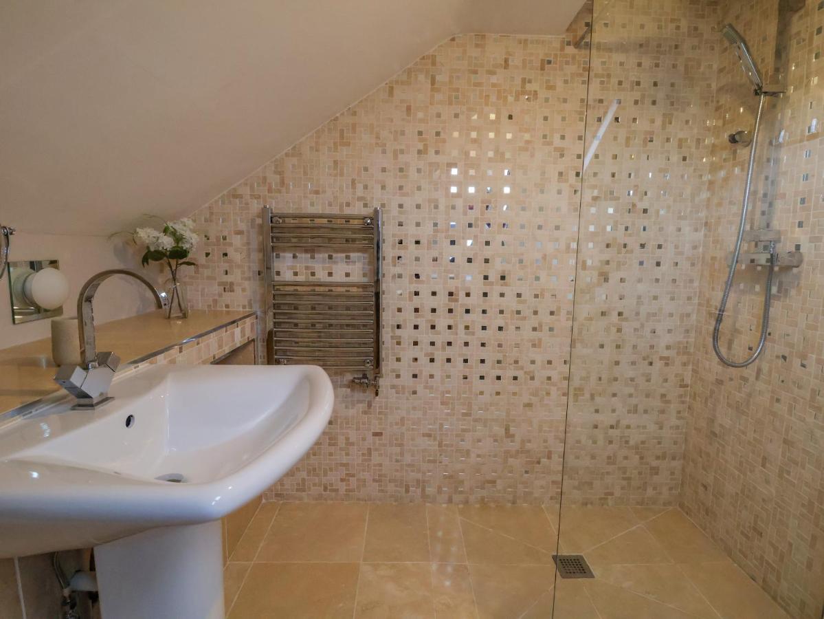 Solway Villa Chester Bagian luar foto
