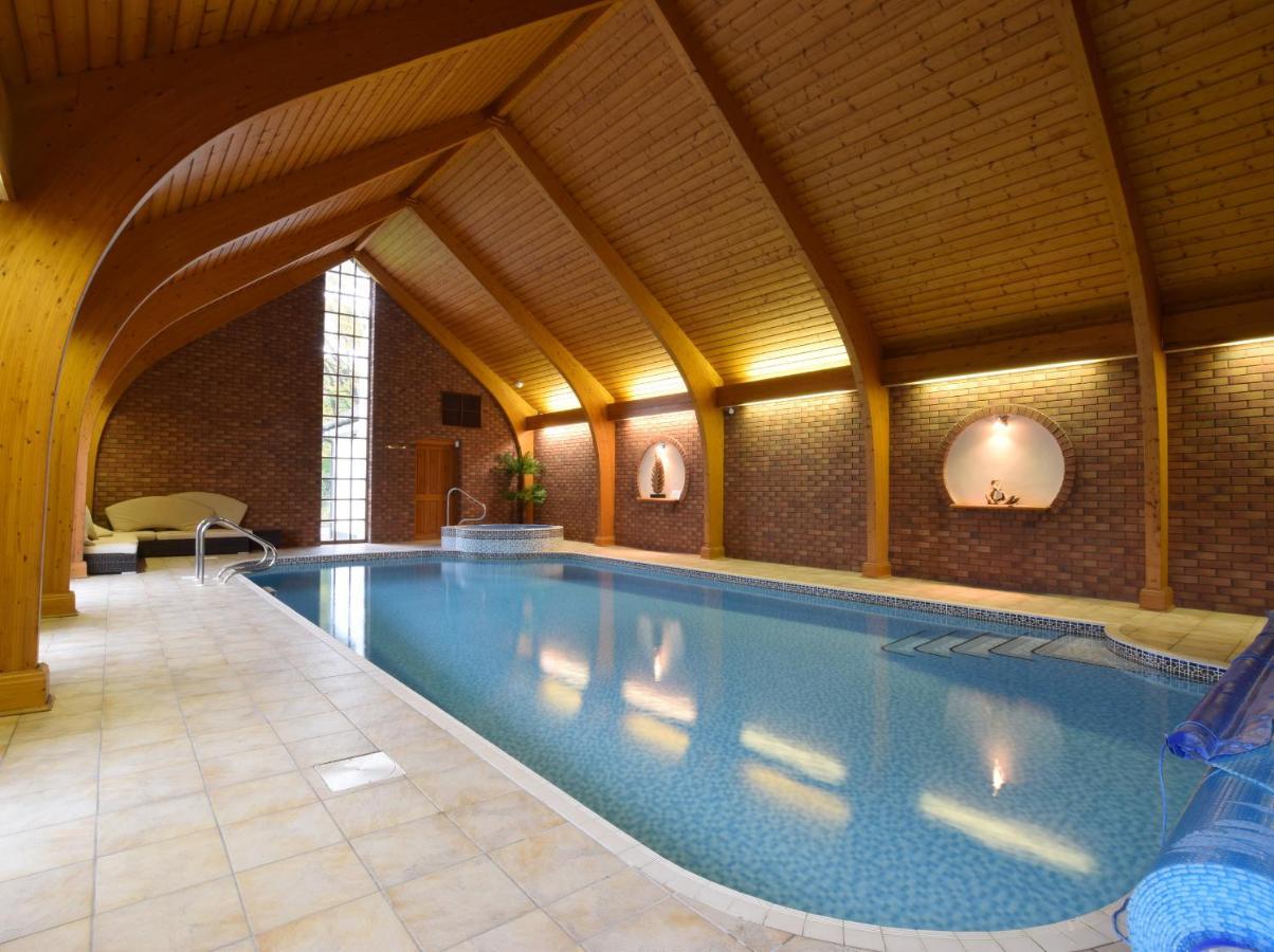 Solway Villa Chester Bagian luar foto